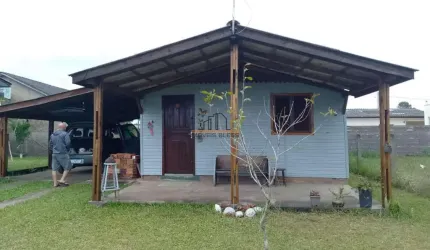 Casa localizada no bairro Praia Azul/Arroio do Sal