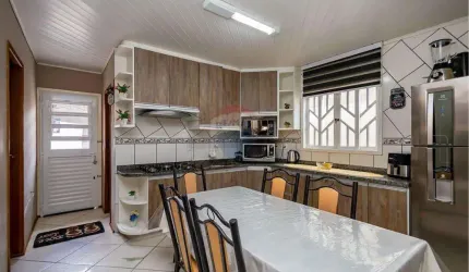CASA COM EDÍCULA AMPLO QUINTAL EM SÃO JOSÉ DOS PINHAIS