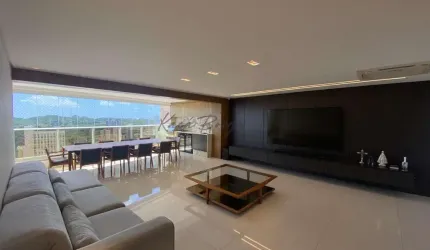 Apartamento com 4 suítes, varanda gourmet e 4 vagas no Tirol