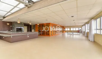 COBERTURA AMPLA 4 QUARTOS VISTA E ILUMINADA NO BATEL