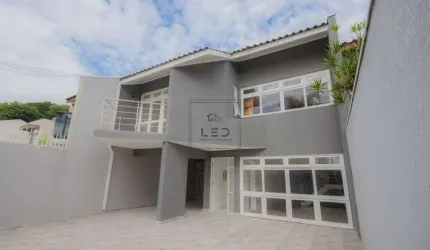 Sobrado à Venda no Bairro Ahú 225m²