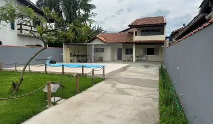 Sobrado para Locação em Bertioga, Maitinga, 2 dormitórios, 2 suítes, 3 banheiros, 10 vagas