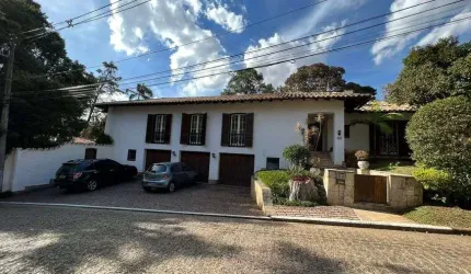 Casa para venda tem 550 metros quadrados com 7 quartos em Chácara Flora - São Paulo - SP