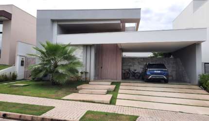 As casas no Condomínio Florais do Valle, localizado em Cuiabá, Mato Grosso, oferecem um estilo de vida sofisticado e confortável.