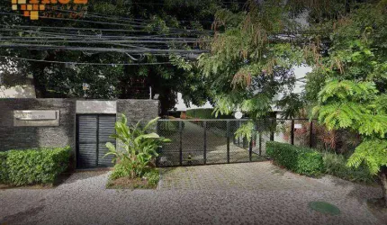 Prox Praça de Casa Forte, 2 vagas livres