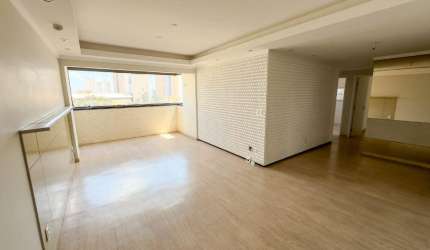 Apartamento à Venda – 3 Quartos no Meireles, Fortaleza/CE