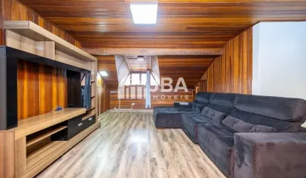TRIPLEX SEMIMOBILIADO A UMA QUADRA DA ARCO ÍRIS