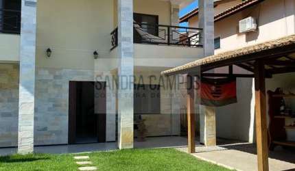 Casa com piscina e área gourmet em condomínio clube!