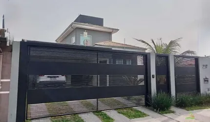 Casa à Venda em São Pedro-SP: 2 Quartos, 2 Salas, 2 Banheiros, 4 Vagas de Garagem! 216,61 m² de Puro Conforto!