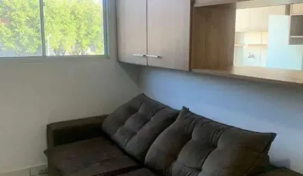 2 dormitórios com armários embutidos, 1 banheiro com box e gabinete, sala com painel, cozinha com armários e gabinete,  Condomínio completo