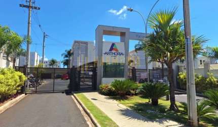 Apartamento terreo a venda com quintal privativo no Parque Arthoria