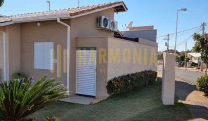 Casa a venda no Condominio Villaggio do Sol