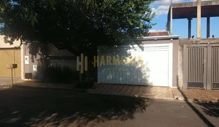 Bela casa a venda na Vila Xavier