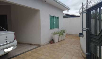 Casa com 3 quartos à venda no Jardim Botânico, Araraquara , 202 m2 por R$ 636.000