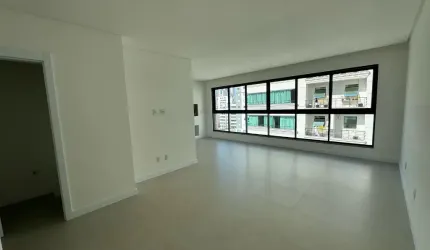 Apartamento novo à venda em Balneário Camboriú