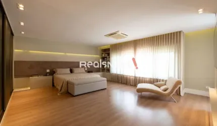 Casa em condomínio com 800m² e terreno de 1.500m² - Ecoville, ao lado da Mercadoteca