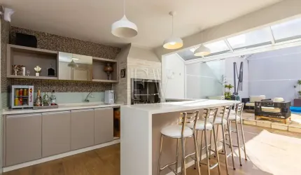 Casa com 3 quartos à venda na Rua José de Mello Braga Júnior, 563, Jardim das Américas, Curitiba, 205 m2 por R$ 1.350.000