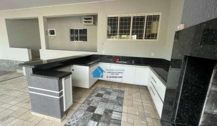 Santa Cruz Casa 360m² c/2/4 sendo 1 suite estacionamento p/varios carros