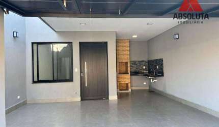 Casa nova com 03 dormitórios, 01 suíte