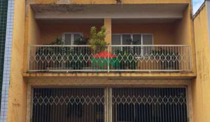 Casa Sobrado com 4 dormitórios e 2 vagas de garagem no Centro de Salto-SP