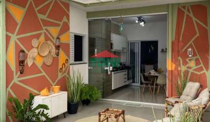Casa em Condomínio à Venda em Localização Privilegiada: 2 Quartos, 1 Suíte, 2 Salas, 2 Banheiros. Espaço Gourmet e 75m² de Conforto!