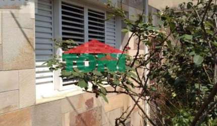 Imperdível oportunidade de adquirir casa com 4 quartos no Centro de Salto-SP!