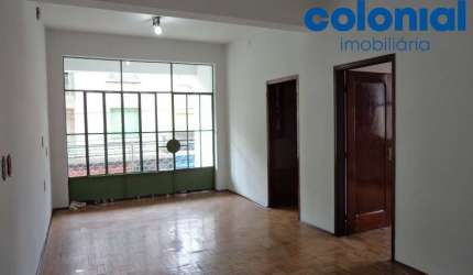 APARTAMENTO NO CENTRO, NÃO TEM VAGA DE GARAGEM.
