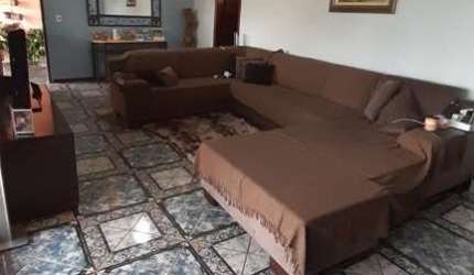 Imperdível: Ampla casa à venda em Jundiaí-SP, Jardim do Lago, 3 quartos, 1 suíte, 255m², 4 vagas. Venha conferir!