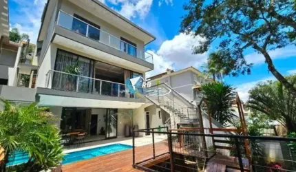 Sobrado de Luxo à Venda – Condomínio Fechado – Estuda Permuta