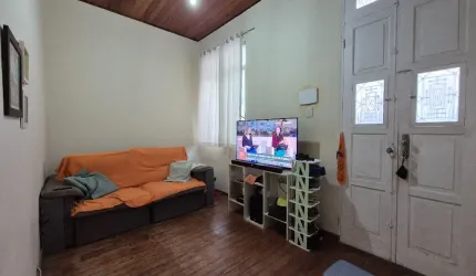 Excelente casa de vila, 2qts em ótima localização