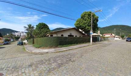 Casa com 5 quartos à venda na Itapoa, 147, Itacorubi, Florianópolis por R$ 1.997.000