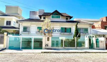 Casa com 5 quartos à venda na Rua Mário Estevão dos Santos, 200, Ponta de Baixo, São José por R$ 1.950.000