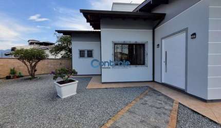 Casa com 3 quartos à venda na Lauro Rosar, 100, Aririu, Palhoça por R$ 1.050.000