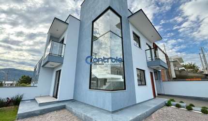 Casa com 3 quartos à venda na Rua Olivia Maria da Silva, 38, Potecas, São José por R$ 750.000