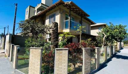 Casa com 2 quartos à venda na Rua Bernadina Basilissa da Silva, 119, Nova Palhoça, Palhoça por R$ 450.000