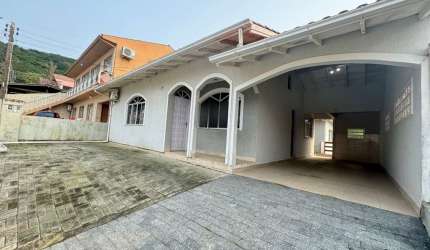 Casa com 4 quartos à venda na Beco João Fernando da Silva, 452, Roçado, São José por R$ 690.000