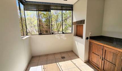 Apartamento com 3 dormitórios com suíte, desocupado, em condomínio com infra na Tristeza.