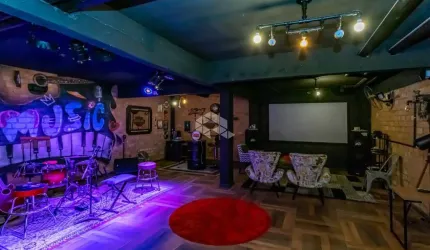 Casa em condomínio fechado três dormitórios suíte e duas vagas de garagem na Tristeza