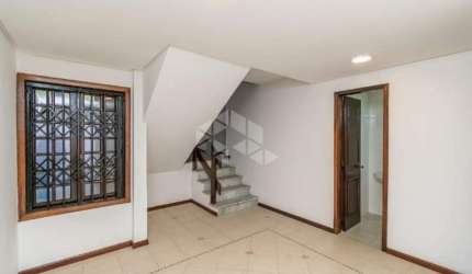 Casa em condomínio com 2 quartos, sendo 1 suíte no Bairro Tristeza.