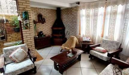 Casa a venda no centro de Viamão