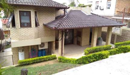 Casa com 2 dormitórios 1 suíte