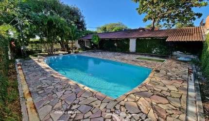 Residência com 2 terrenos