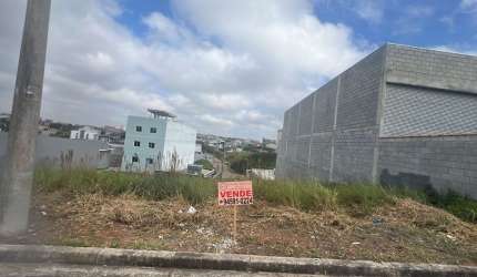 Terreno ótimo bairro Carmela III