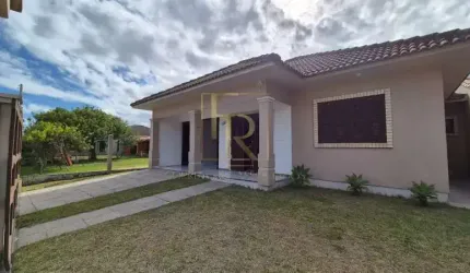 CASA A 250M DO MAR EM NOVA TRAMANDAÍ COM 03 DORMITORIOS
