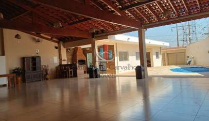 Refugio de Luxo: Area de Lazer Completamente Equiparada para Conforto e Confraternizacao