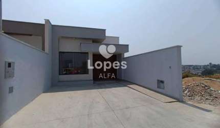 Conforto e Estilo: Casa com três dormitórios e suíte em ótima localização.
