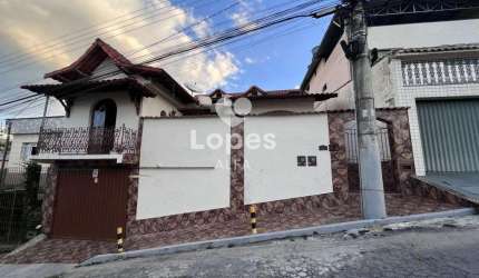 2 casa á venda em Barbacena com 3 dormitório e 2 suítes no Santa Cecília