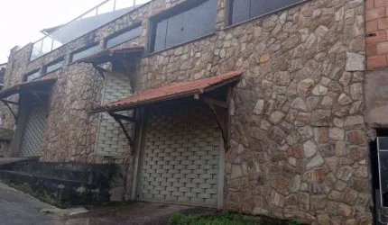 Casa à venda em Barbacena, Funcionários, com 5 quartos
