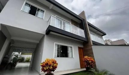 Casa geminada à venda em Barbacena, Grogotó, com 3 quartos, 132m²