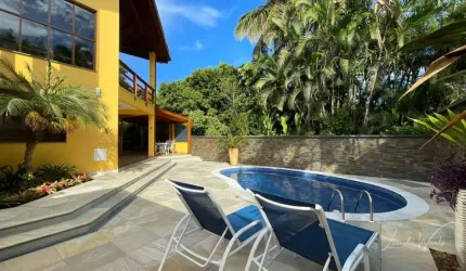 Casa Alto padrão com 05 suites no Itamambuca em Ubatuba.